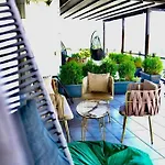 Blue Coast Seaview Apartment *